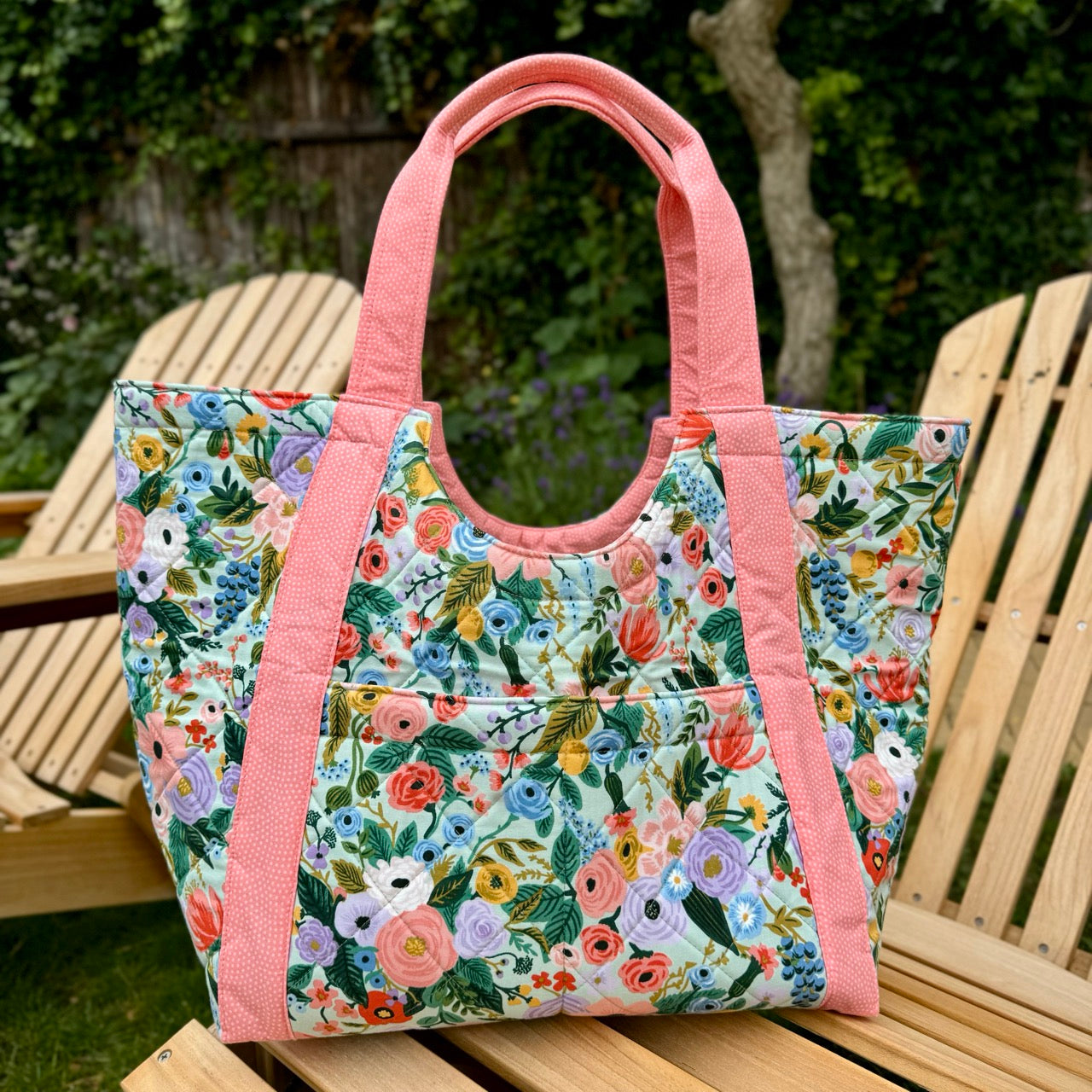 Noodlehead: Poolside Tote – Blossom Quilt - Main Image